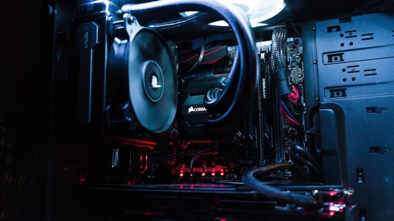 Computer CPU cooling fan and heatsink for overheating prevention